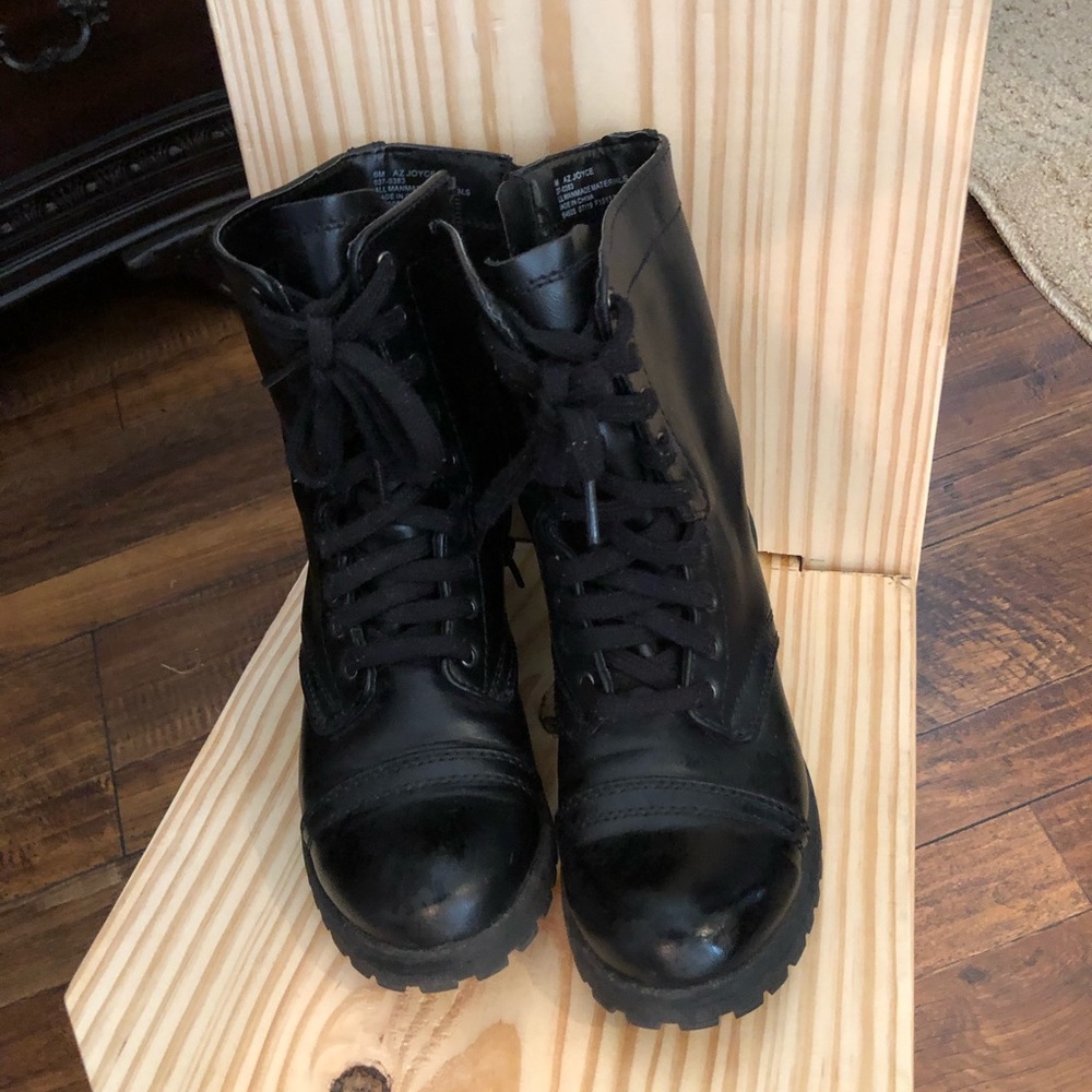 A.z Joyce boots